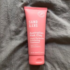 Australian pink clay exfoliating